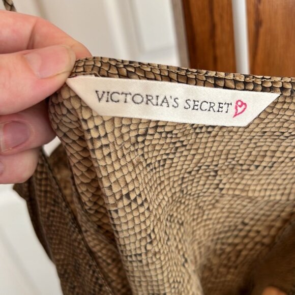 Vintage silk Victoria’s Secret snakeskin set - Picture 4 of 8